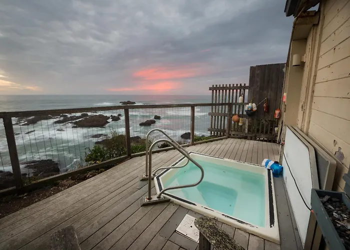Hi Pigeon Point Lighthouse Hostel